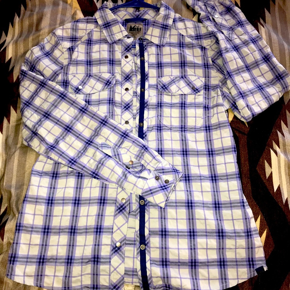 REI button up